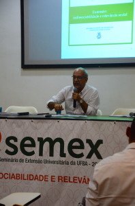 Prof. Dr. Jorge Luiz Barbosa discutiu a indissociabilidade do conhecimento e relevância social. Foto: Lorena Caliman