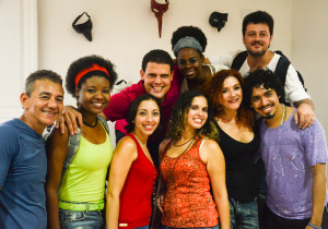 Diretor e atores do grupo apresentaram trechos do espetáculo A Gente Canta Padilha.  Foto: Rayssa Guedes