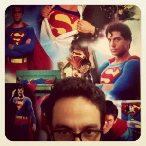 Luis Augusto, em foto de 2012, atualmente com 42 anos: fã desde criança do Superman Foto: Acervo Pessoal