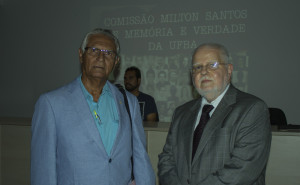 Othon Jambeiro, presidente da oitiva e Manoel Castro, economista e aluno da UFBA é época do golpe. Foto: Rafael Teixeira