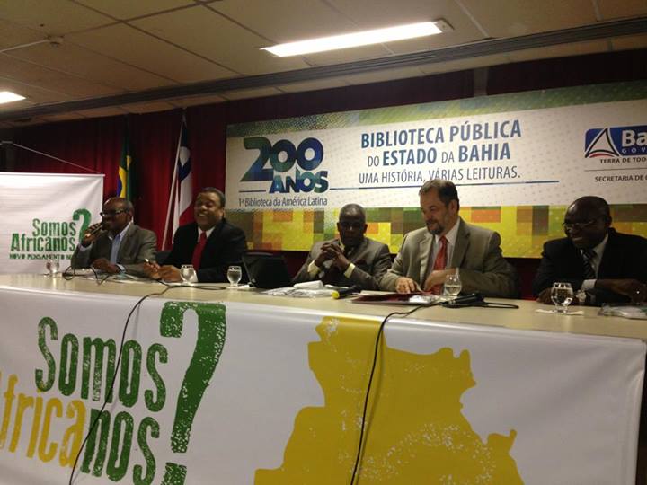 Da esquerda para a direita: Zulu Araújo, Elias Sampaio, embaixador Manuel Tomás Lubisse, embaixador Paulo Cordeiro e  Camilo Afonso.
Foto: Guilherme Tavares