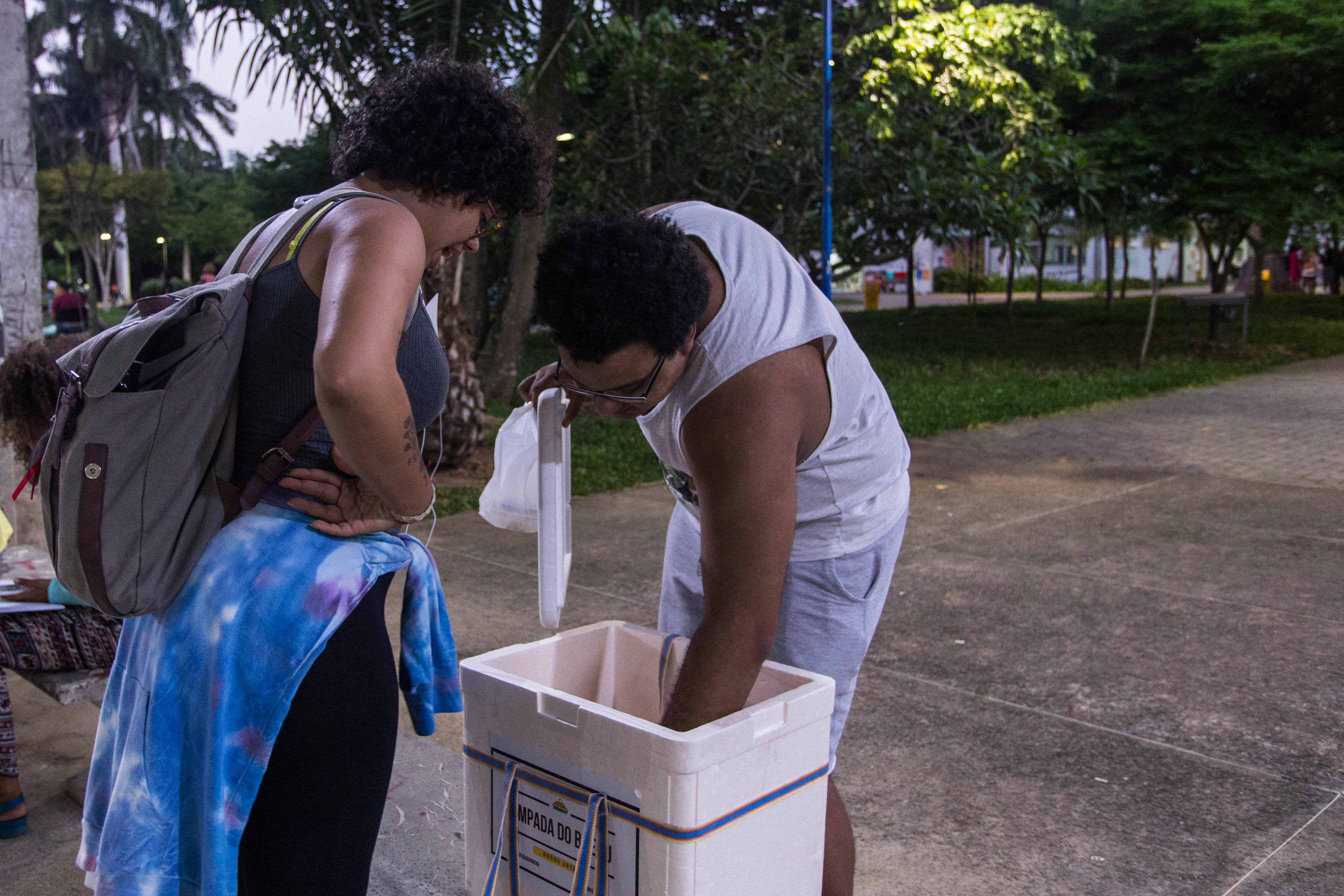 Breno vende empadas na UFBA