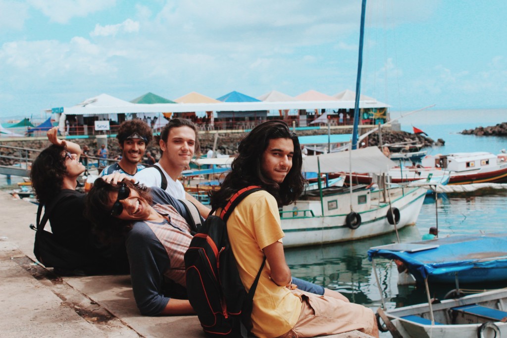 Vocalista da banda Tangolo Mangos conta sobre o primeiro álbum do grupo ...