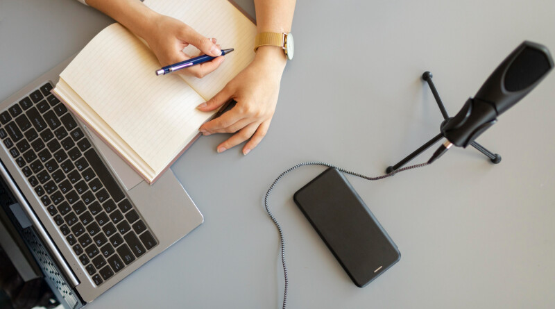 woman-asking-questions-in-a-podcast