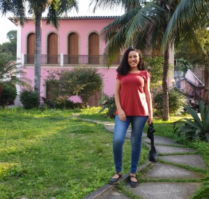 O casarão rosa é o Instituto de Artes e Comunicação Social da UFF, onde Ohana concluiu a graduação.
