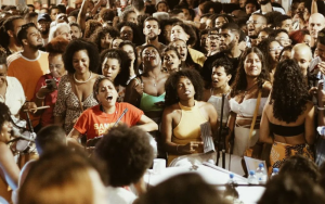 Comemoração do aniversário de 1 ano do Samba de Pretas, trazendo música popular e gratuita, nas ruas  do Pelourinho, em Salvador, 2023. Foto: Aleff Bernardes @soucameraescura