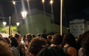 Parte aberta da Marujada onde mulheres conversam, paqueram e se conhecem. Foto: Laura Rosa Matos