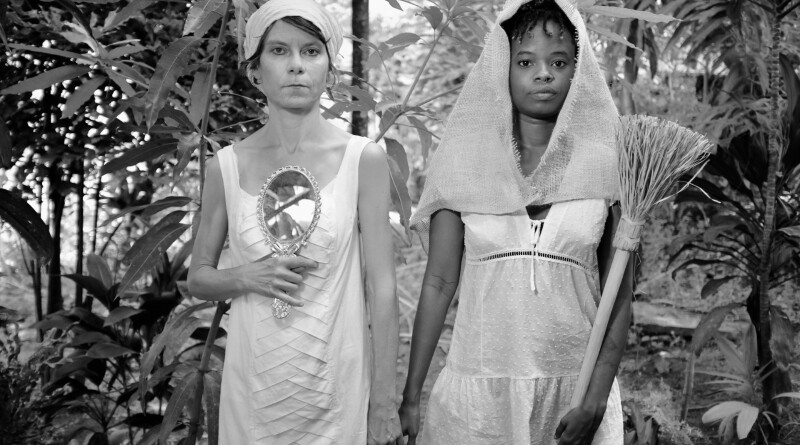 Paula Hildebrandt (vidente Paulinha) e Aura Negra (vidente Dandara)