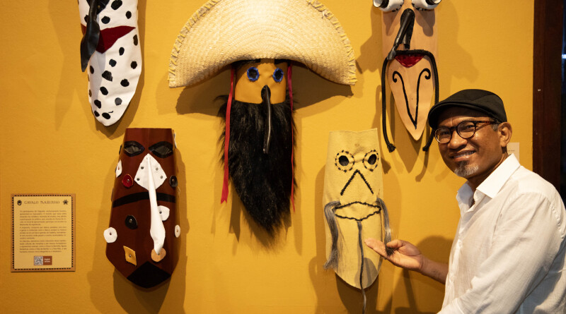 Cópia de Maciel Salu e suas Mascaras_Foto_Daniela Nader_Capibaribe Conteudo_0P7A6171