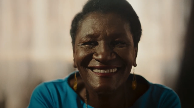 a_velhice_ilumina_o_vento_still2