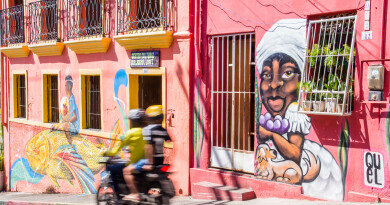 Exposição destaca o olhar de 27 fotógrafas sobre o cotidiano do Bairro Dois de Julho