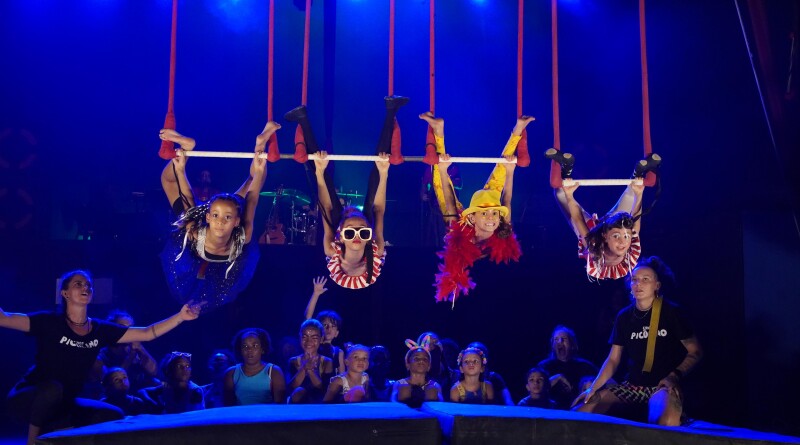 Curso para Crianças - com Nina Porto e Edi Binho, foto tirada no Viva o Circo ano XL