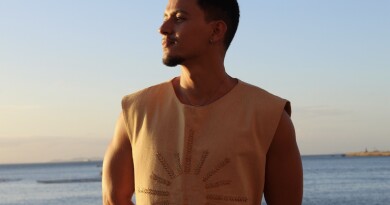 Varanda do Lilás recebe Mateus Tranzilo em tributo a Djavan na reta final do projeto “Noite de Verão Lilás”