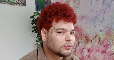 Rapper baiano Cabeça de Chuva lança single inspirado em vivência com Síndrome de Tourette Rapper baiano Cabeça de Chuva lança single inspirado em vivência com Síndrome de Tourette