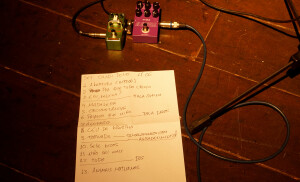 Setlist - Denovaro e Candioco no Teatro Sesi Rio Vermelho. Foto: Raniele Amorim