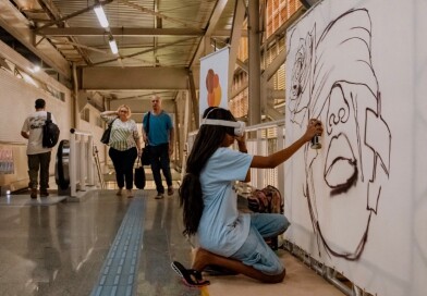 Instituto EUMELANINA leva exposição “Mulheres em Foco” e Live Painting ao Agosto Lilás no Metrô de Salvador Instituto EUMELANINA leva exposição “Mulheres em Foco” e Live Painting ao Agosto Lilás no Metrô de Salvador