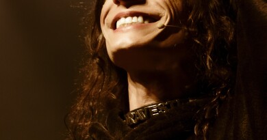IC Encontro de Artes traz Renata Carvalho com seu “Manifesto Transpofágico” a Salvador