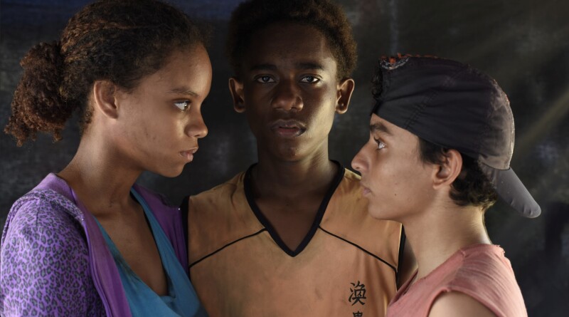 Cena_do_filme_Caf_Ppi_e_Limo_Nos_4_Cantos_da_Casa